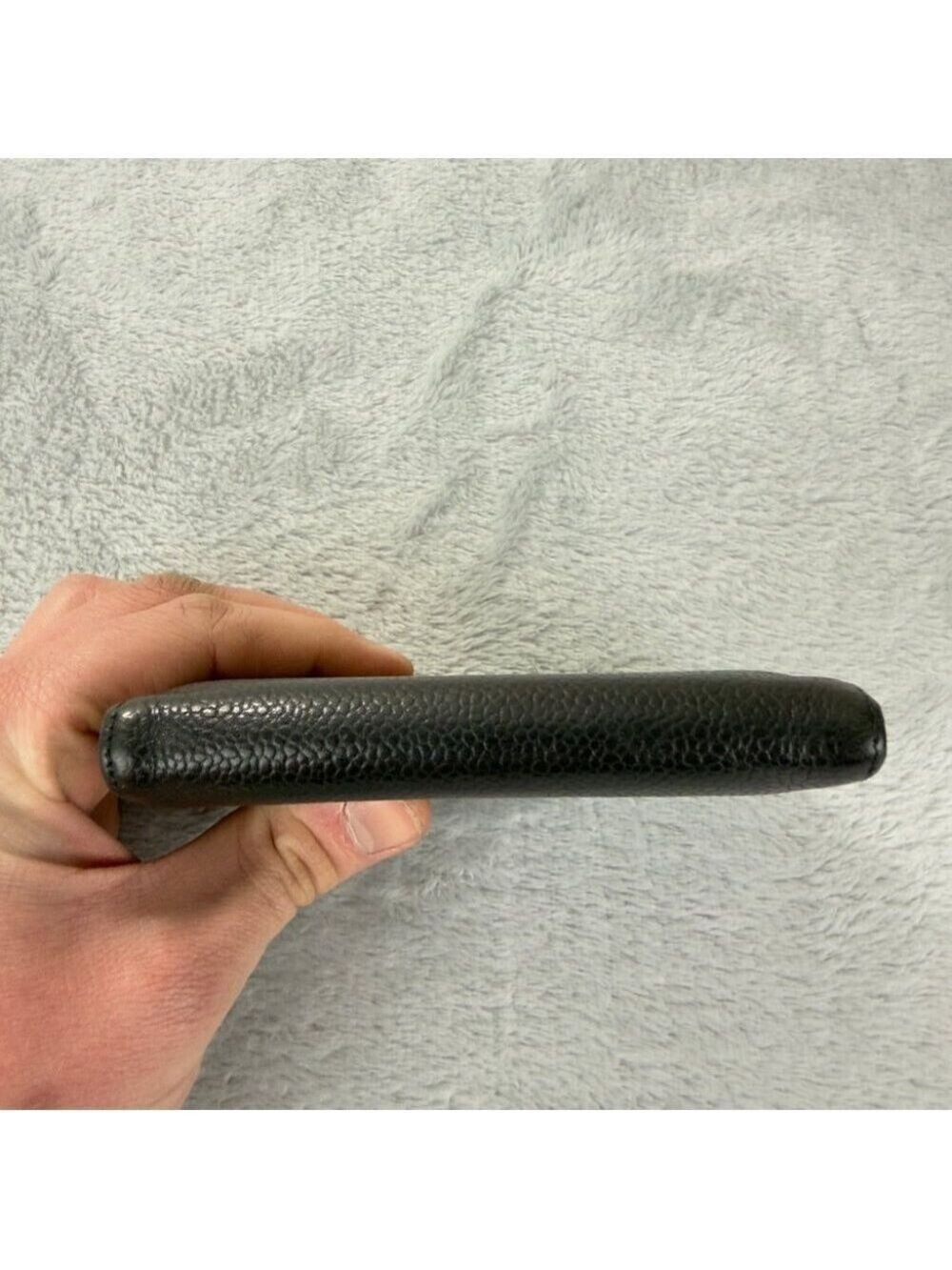 Chanel Black Grained Calfskin CC Logo Bifold Wallet - Picture 13 of 16